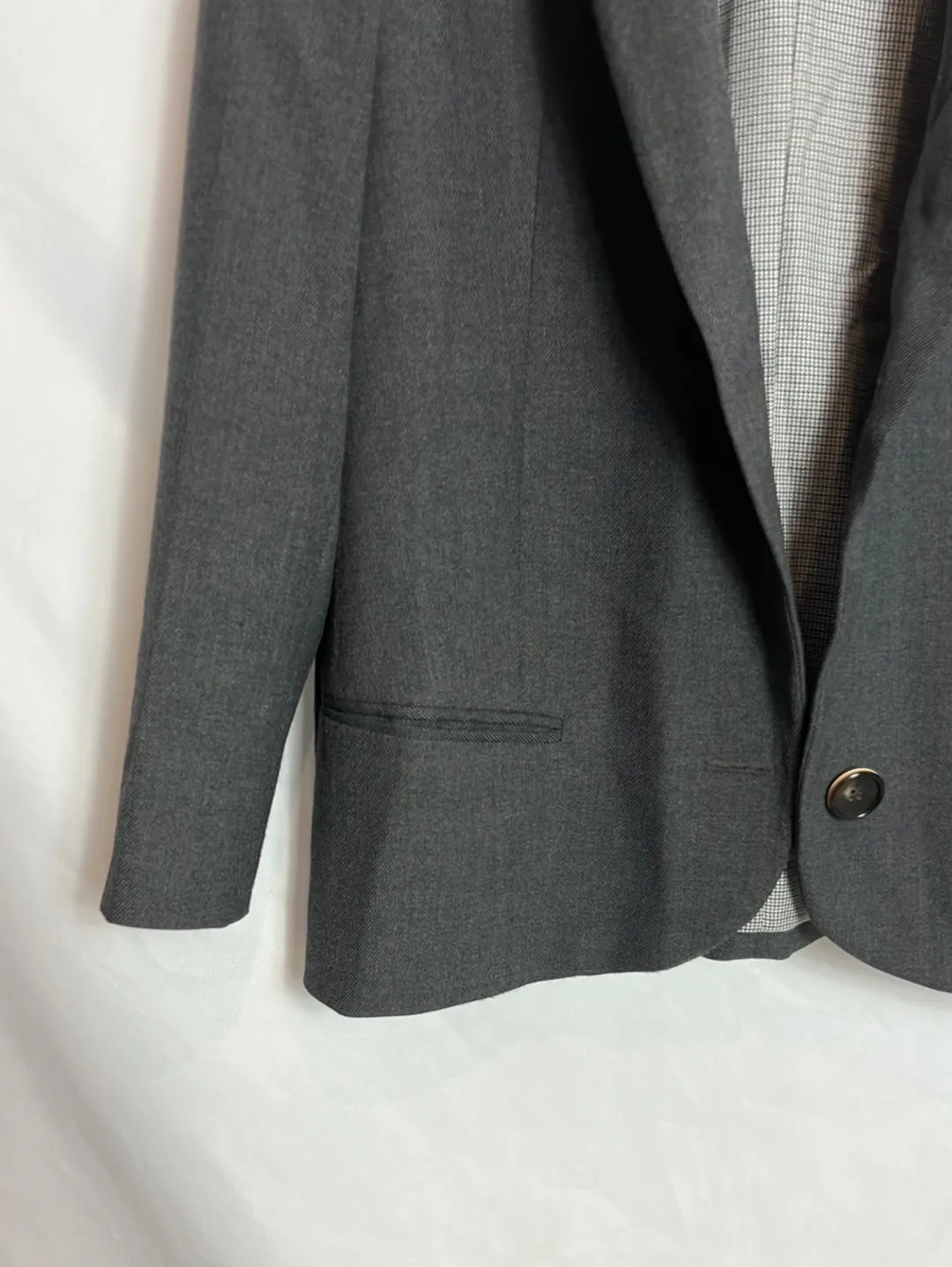 ADOLFO DOMÍNGUEZ . Blazer gris textura. T40