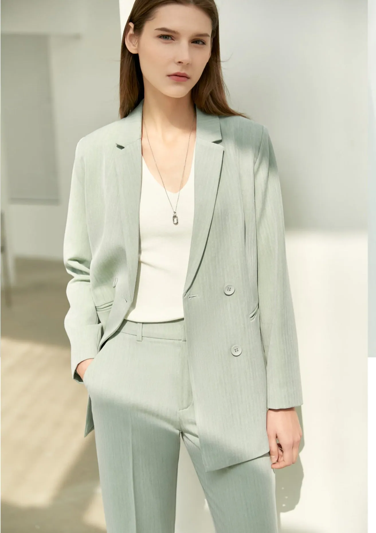 Blazer Alfaiataria Minimal Tecido Leve - Israel