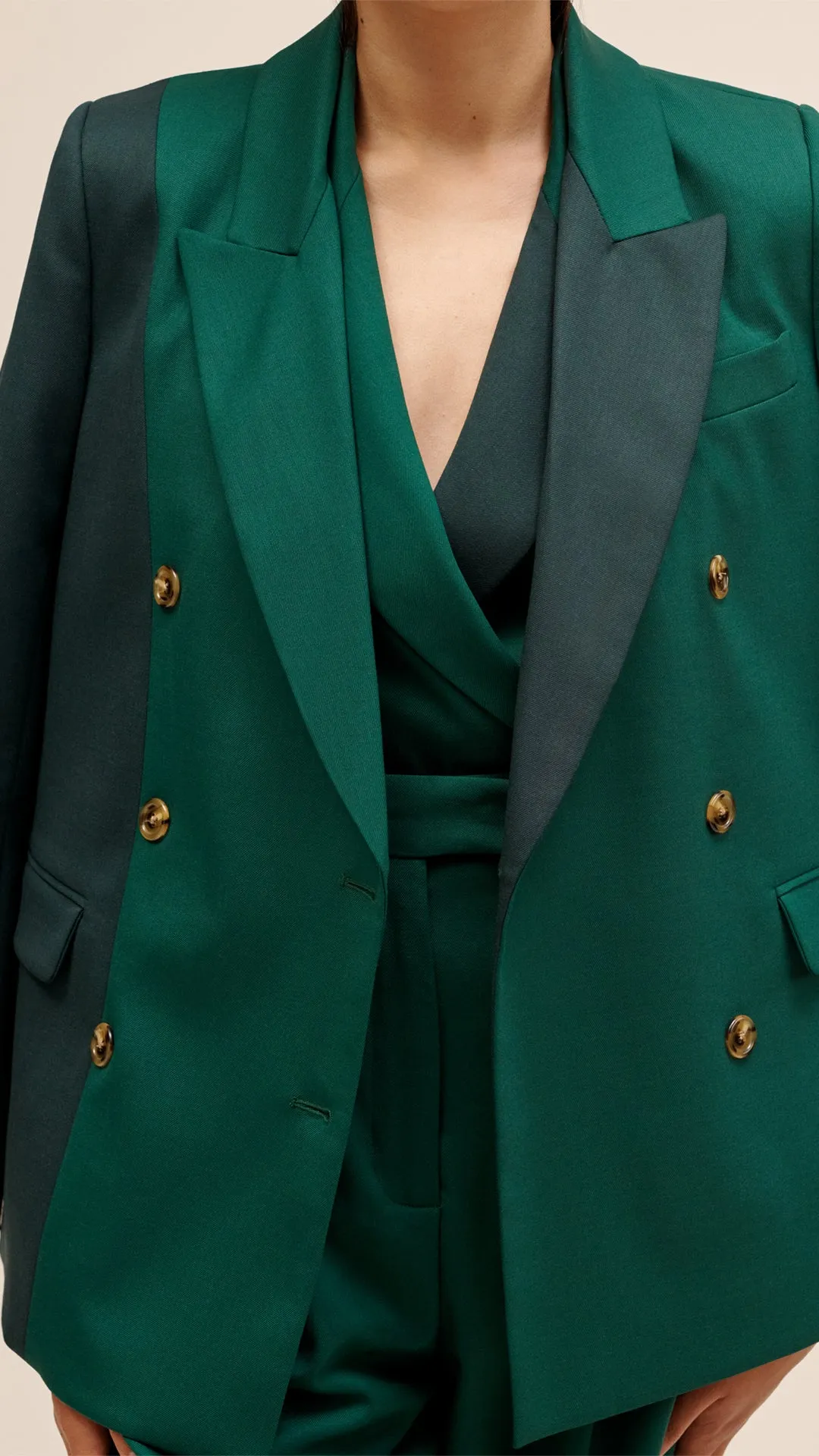 Colorblocked Peak Lapel Blazer in Seasonless Wool | Emerald/Forest