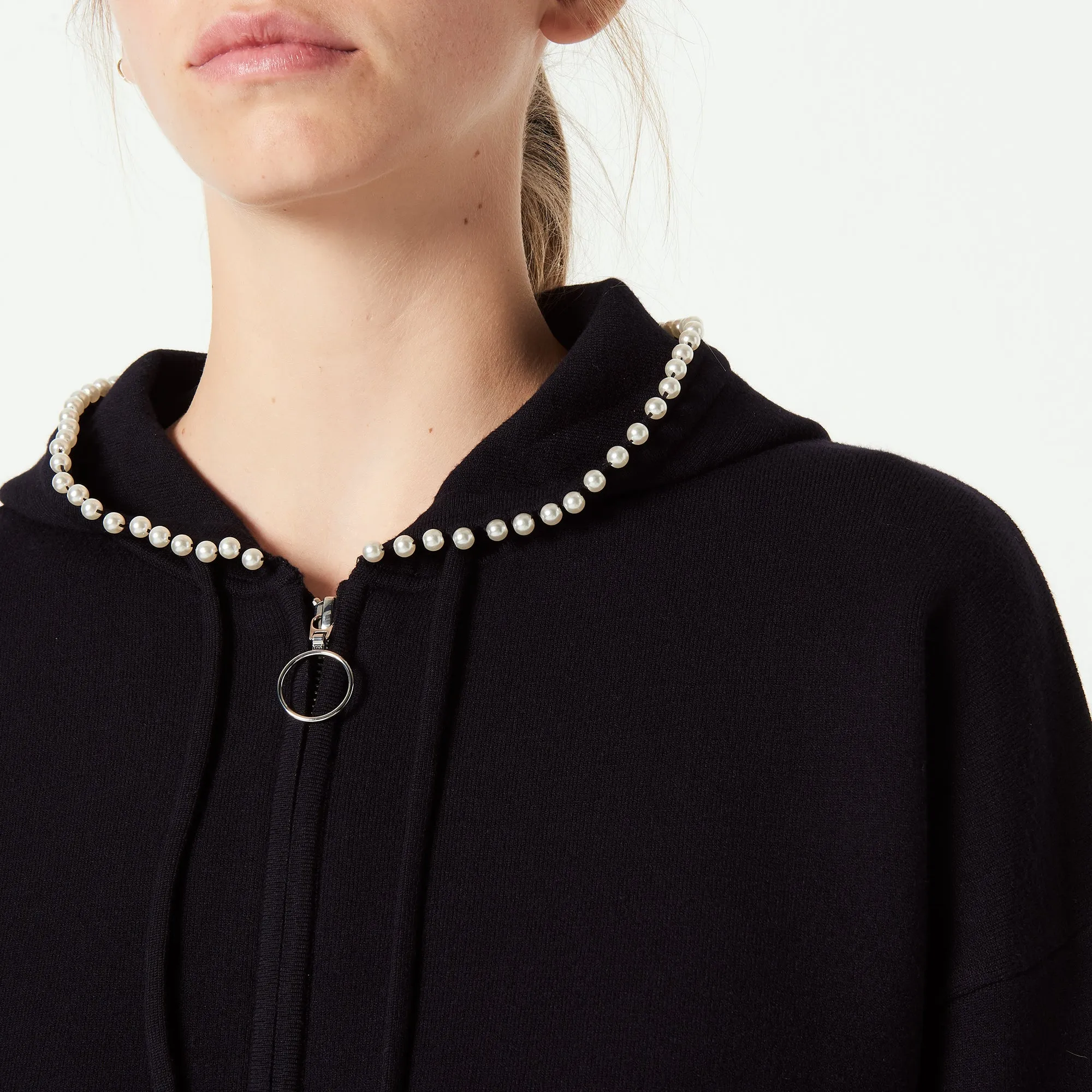 Gilet zippé orné de perles