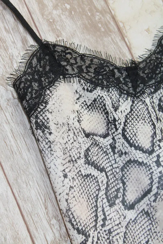 Lencera animal print snake de raso y encaje negro