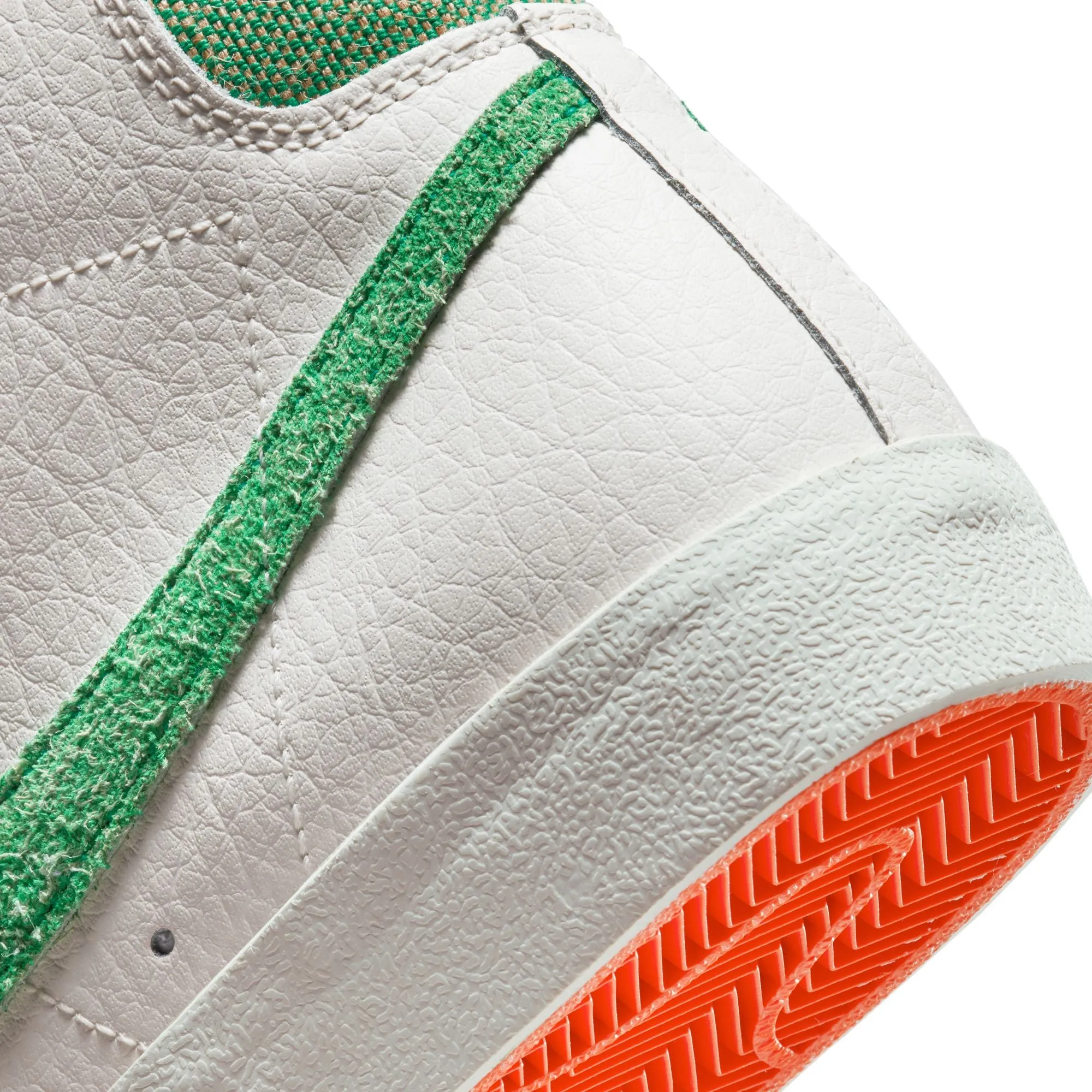 Nike Blazer Mid ‘77 VNTG (Sail/Stadium Green)