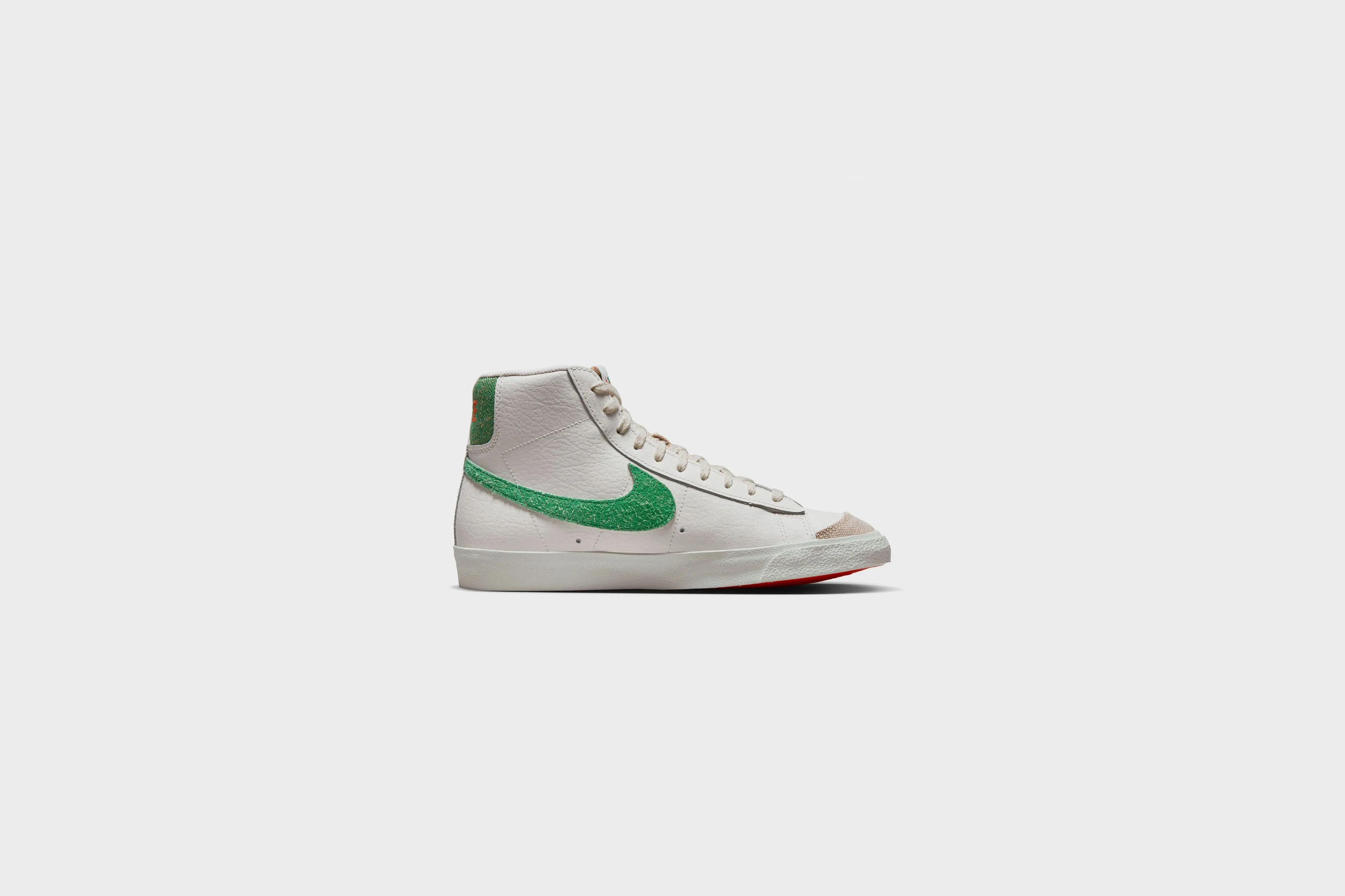 Nike Blazer Mid ‘77 VNTG (Sail/Stadium Green)
