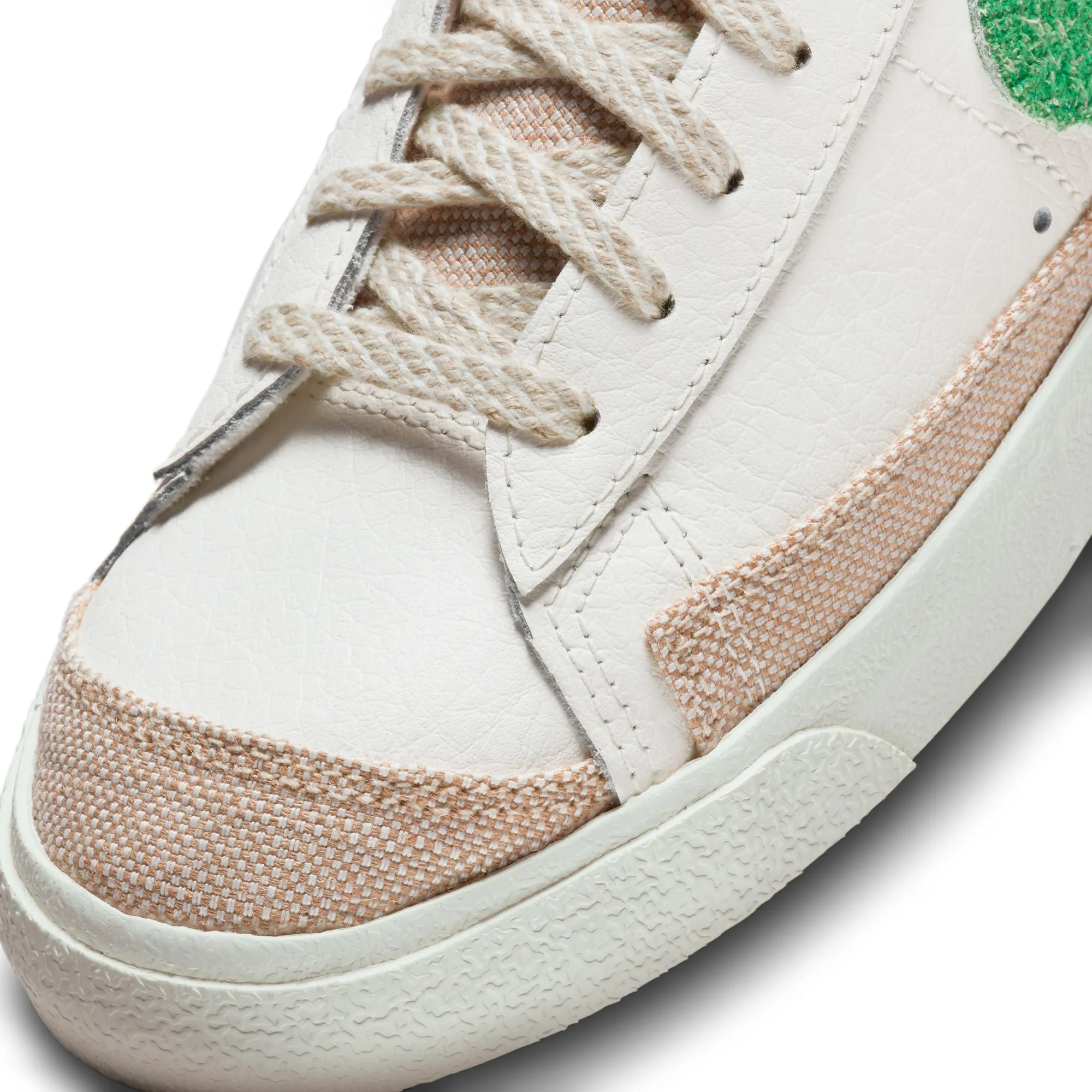 Nike Blazer Mid ‘77 VNTG (Sail/Stadium Green)