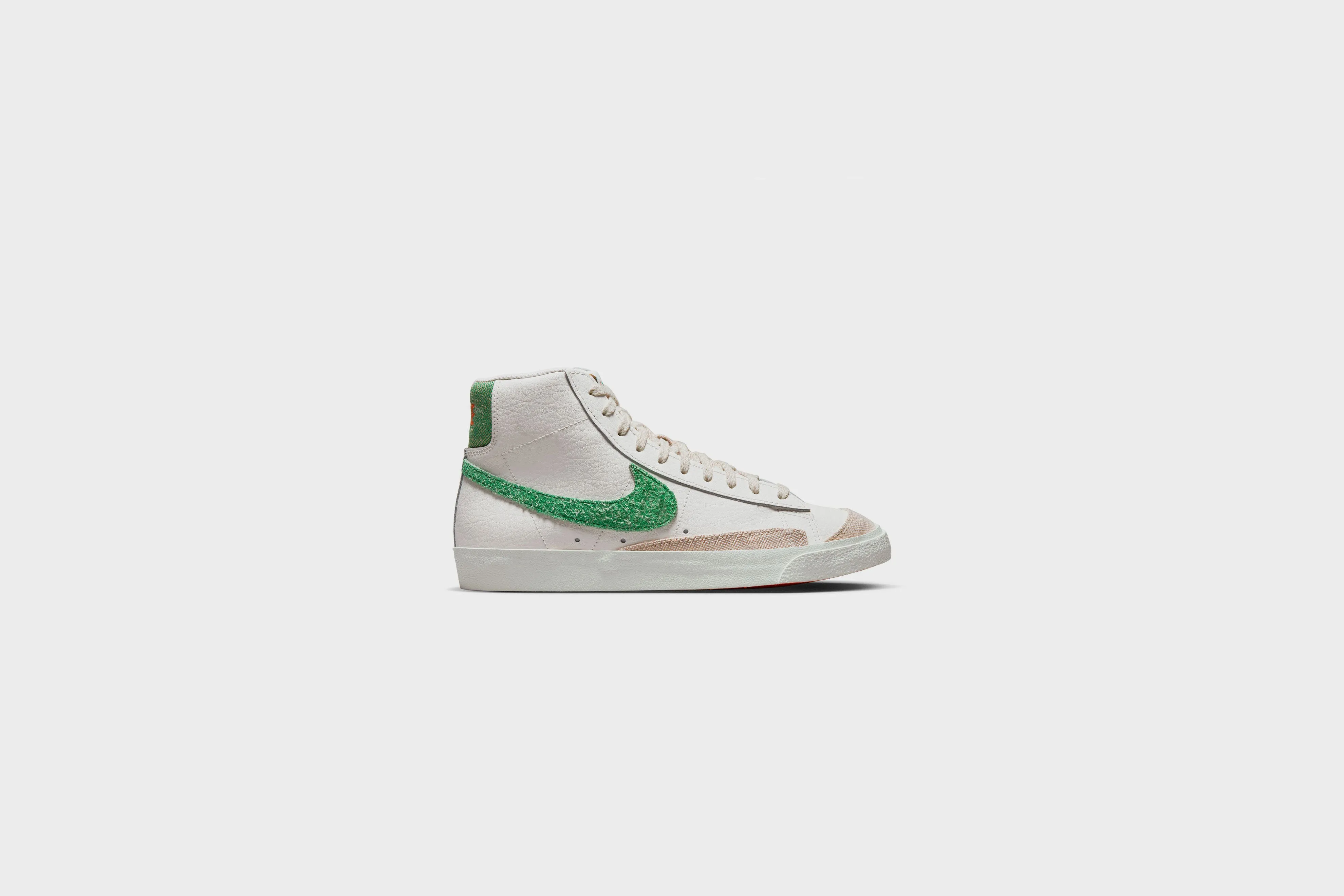 Nike Blazer Mid ‘77 VNTG (Sail/Stadium Green)