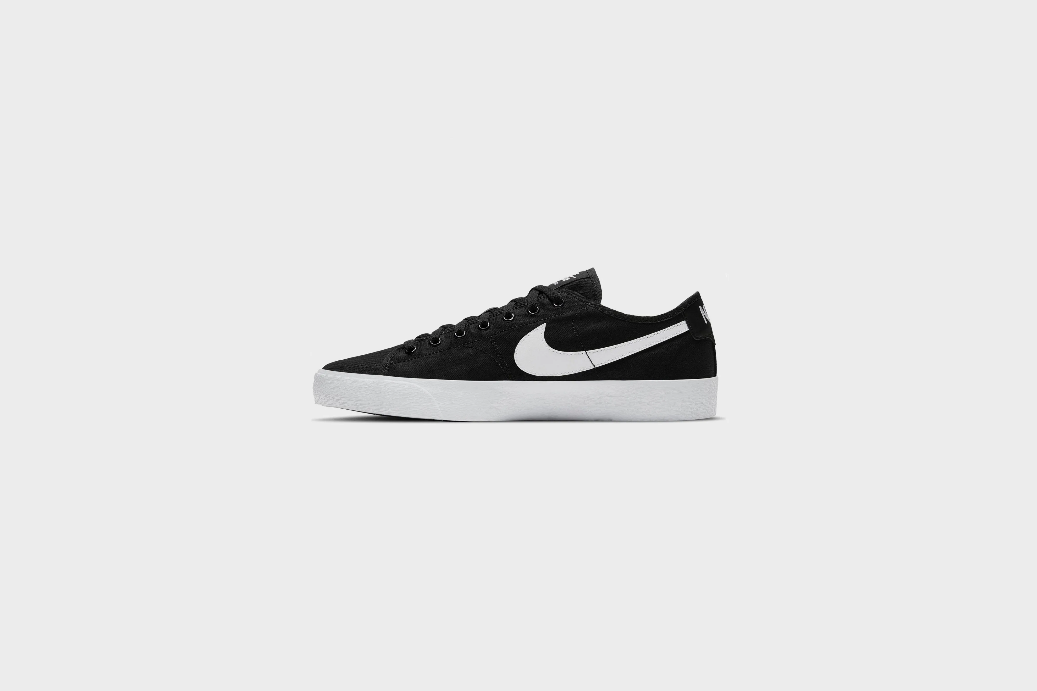 Nike SB BLZR Court (Black/White-Black)